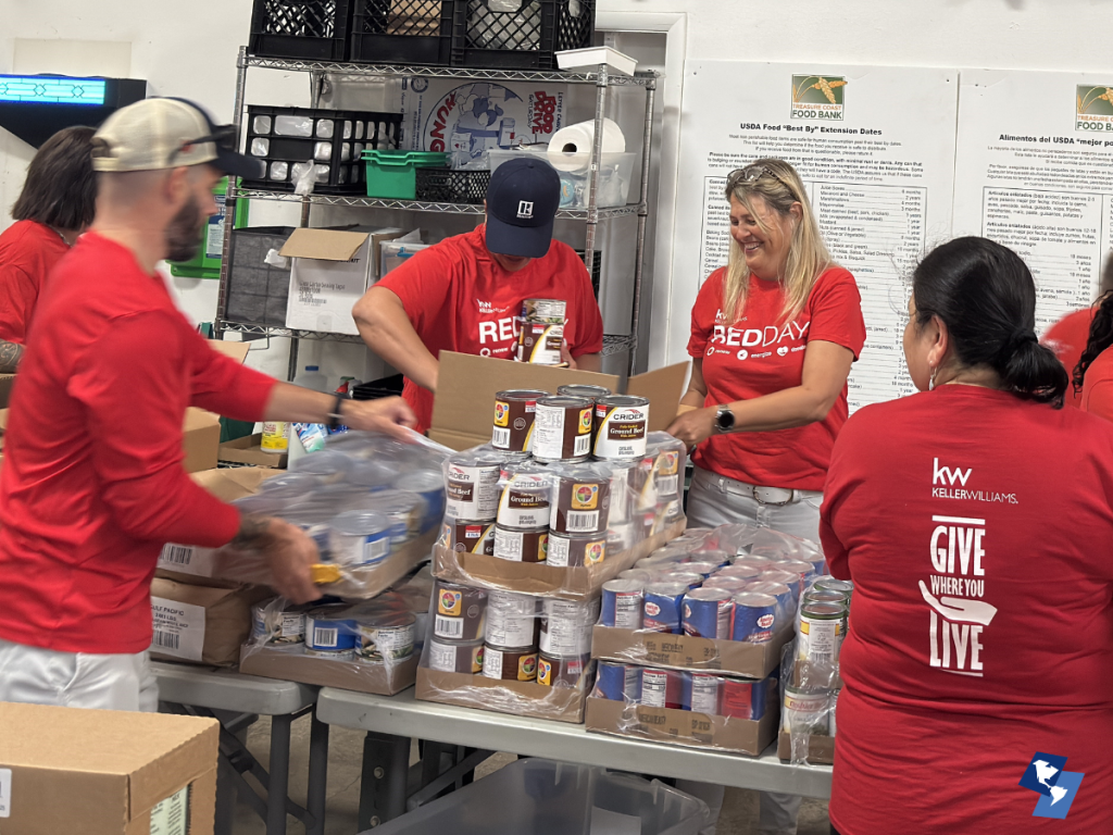 Volunteers sharing conversation during a Thanksgiving outreach.